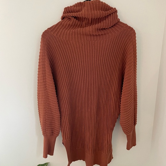 Papillon cozy funnel neck sweater - Picture 8 of 9
